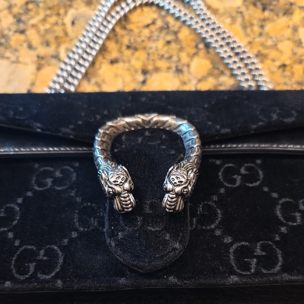 Absolutely Beautiful & Very Elegant  Gucci Dionysus GG Velvet Shoulder Bag. - Picture 13 of 16